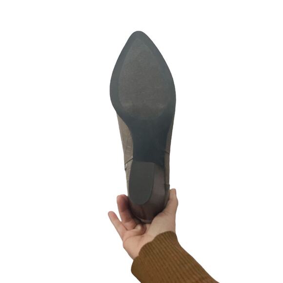 NWT Bella Vita - Elektra II Womens Faux Leather Ankle Block Heel Boot - Picture 4 of 4